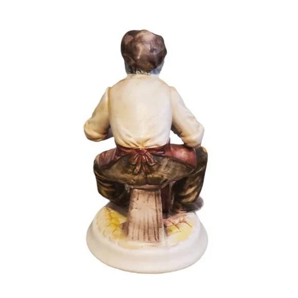 Vintage Capodimonte Cobbler Shoe Maker Figurine Statue Sculpture Made in Italy